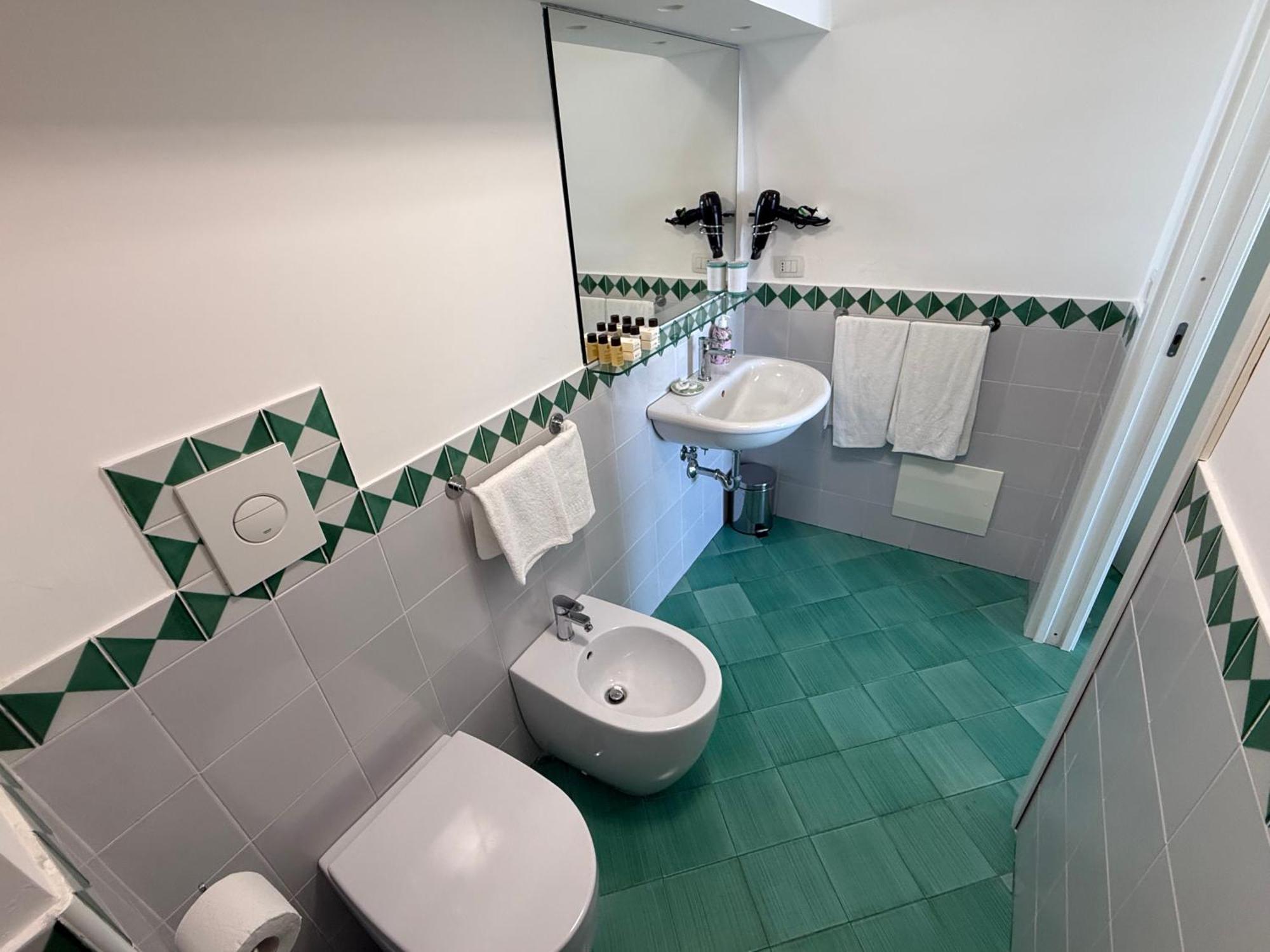 Casa Gabriella - Amalfi Coast - Free Parking - Full Sea View Villa Vietri Eksteriør billede